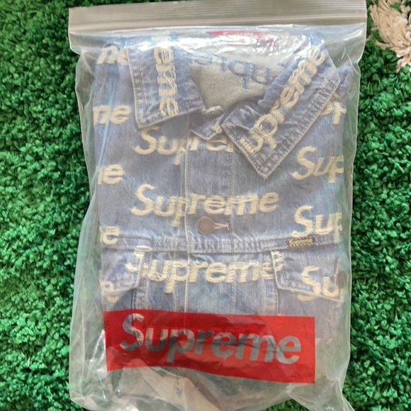 Supreme® Frayed Logos Denim Trucker Jacket - Picture 3 of 4